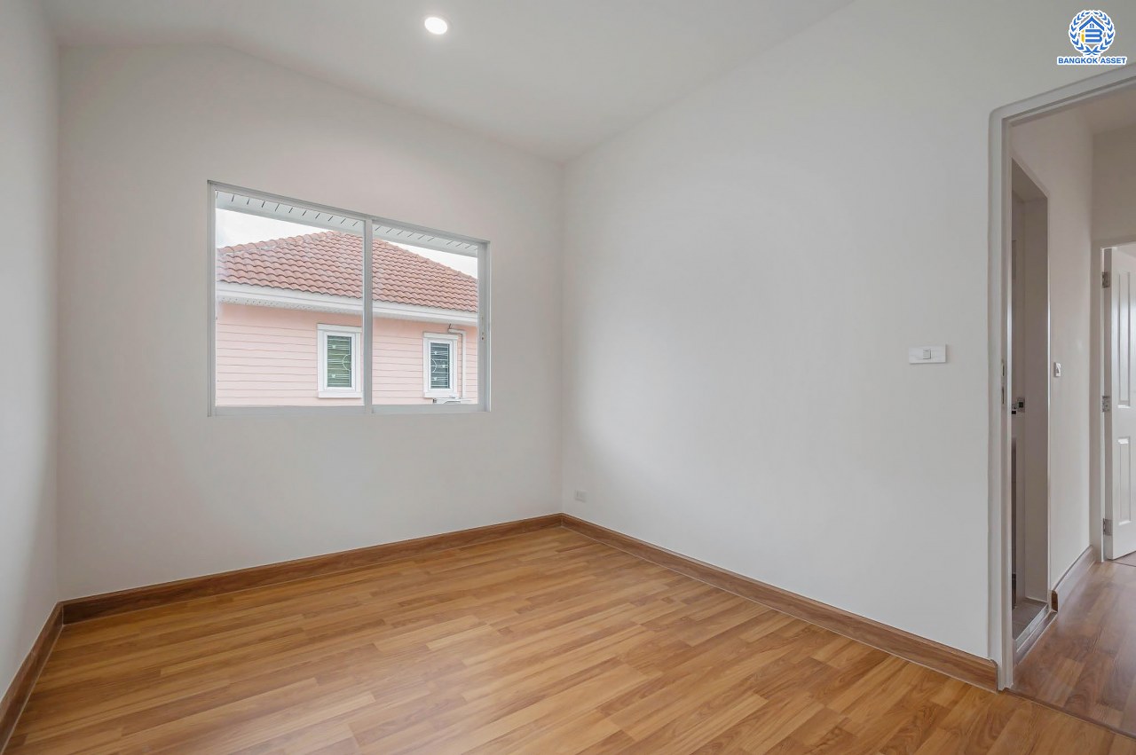 บ้านมือสองตกแต่งใหม่ โครงการ เพอร์เฟคพาร์ค วัดพระนอน จากแบรนด์ Property Perfect เนื้อที่ 56.3 ตร.ว. ฟังก์ชันจัดเต็ม 3 ห้องนอน 3 ห้องน้ำ 2 ที่จอดรถ พร้อม Facilities ครบครัน บนทำเลเชื่อมต่อถนนกาญจนาฯ ใกล้ทางด่วน ศรีรัช-วงแหวนฯ เซ็นทรัลเวสต์เกต และรถไฟฟ้าสายสีม่วง "สถานีตลาดบางใหญ่"